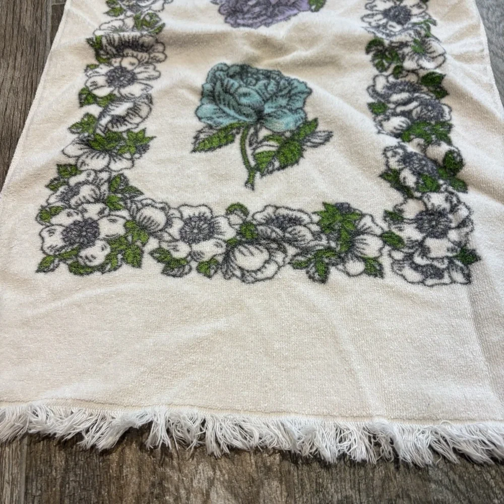 Vtg 70s FIELDCREST Blue Floral Hand Towel Fringe 16x26 Avocado Green Wash Cloth